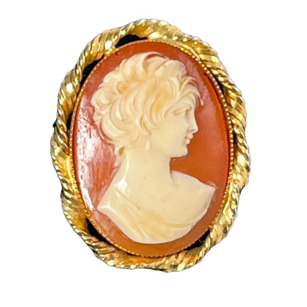 Vintage Cameo brooch Beautiful  1980s